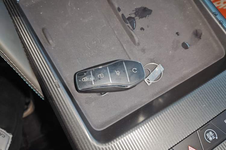 Used BYD Song L DM-i 2026 Model 130KM Superior Version
