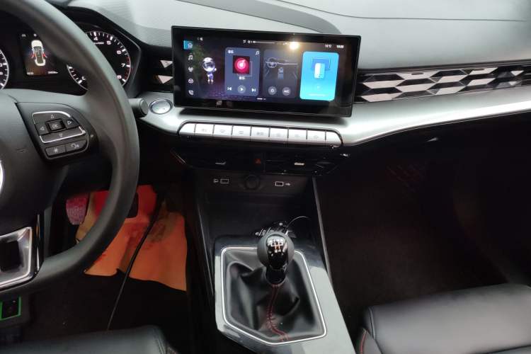 Used MG 5 2021 180 DVVT Manual Youth Luxury Edition Audio And AC Panel