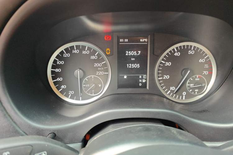 Used Mercedes-Benz Vito 2018 2.0T Elite Version 7 Seats China V Emission Standard
