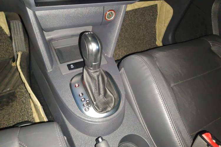 Used Volkswagen Touran 2015 1.4T DSG Comfort Edition 5 Seats Gear Lever