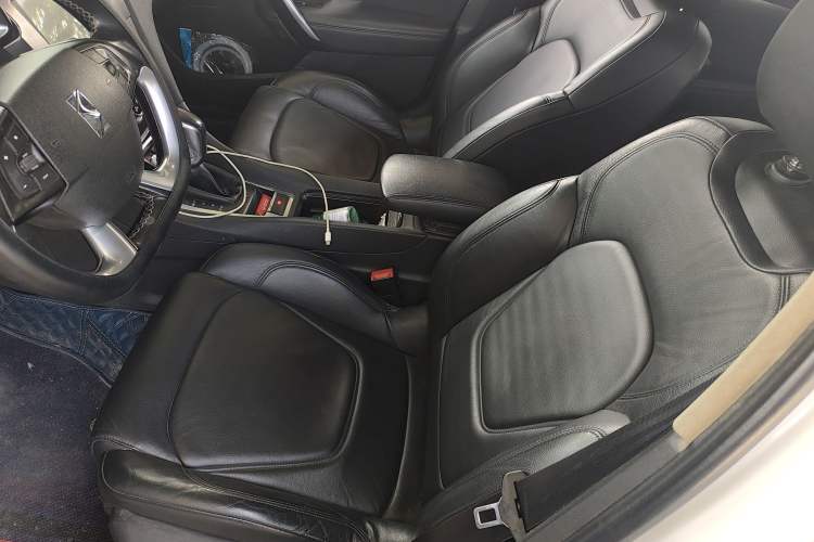 Used DS 5LS 2014 1.6T Elegant Version THP160
