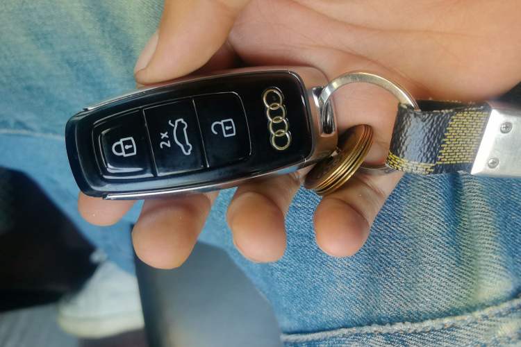 Used Audi Q8 2021 55 TFSI Luxury Dynamic Edition Vehicle Key