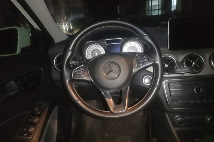 Used Mercedes-Benz GLA 2016 GLA 200 Fashion Model
