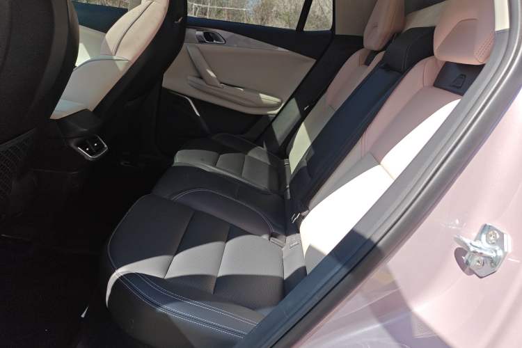 Used Lynk & Co 06 2023 Remix 1.5T Shero Left Rear Seat