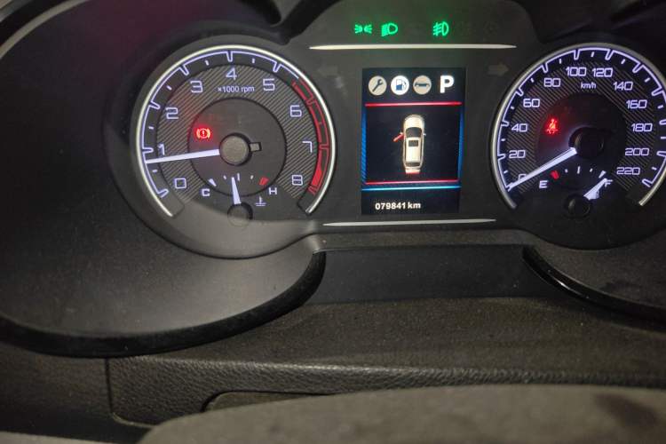 Used Dongfeng Aeolus AX7 2016 2.0L Automatic Zhiyi Trim