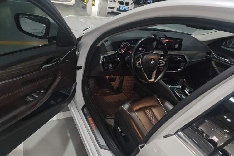 Used BMW 5 Series 2019 Facelifted 530Li Leading Edition Luxury Package Driver Seat