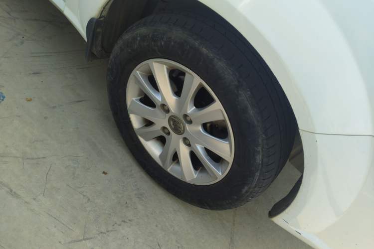 Used Buick Excelle 2013 1.5L Manual Classic Model Right Front Wheel Hub