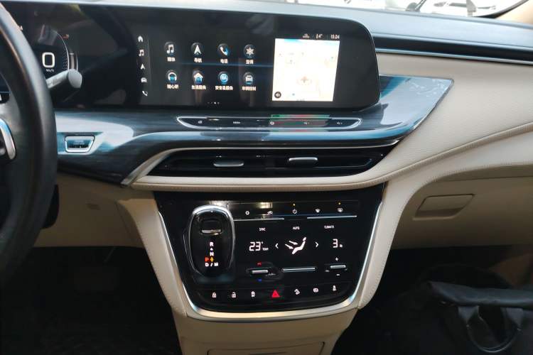 Used Buick GL8 2023 ES Lu Zun Deluxe Model
