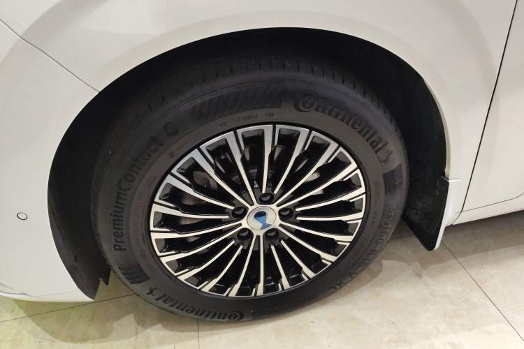 Used Denza D9 2022 DM-i 970 Four-Wheel Drive Flagship Model
