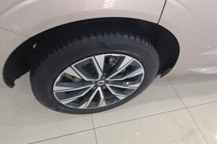 Used Volvo XC60 2023 B5 4x4 Smart Luxury Edition