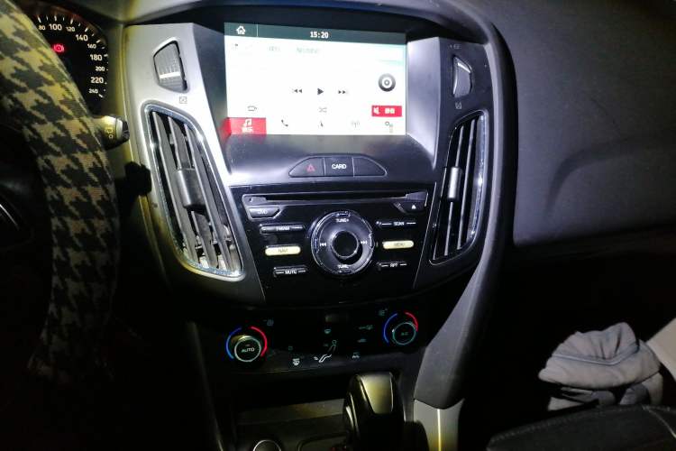 Used Ford Focus 2017 Hatchback EcoBoost 125 Automatic - Ultra-Powerful Style Edition with Smart Drive Features Audio And AC Panel