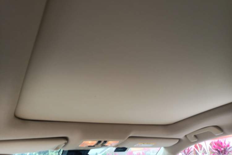 Used Toyota Highlander 2018 2.0T Two-Wheel-Drive Luxury Edition 7 Seats Emission Standard China V Headliner