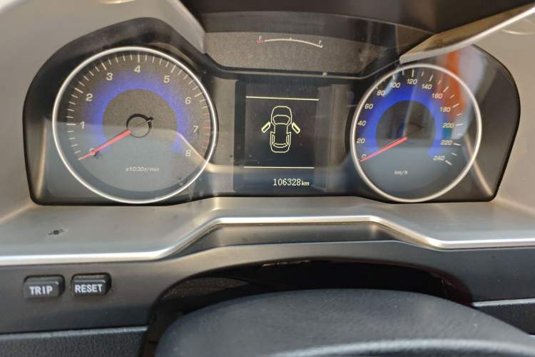 Used Geely Auto Emgrand 2014 Sedan 1.5L Manual Fashion Edition
