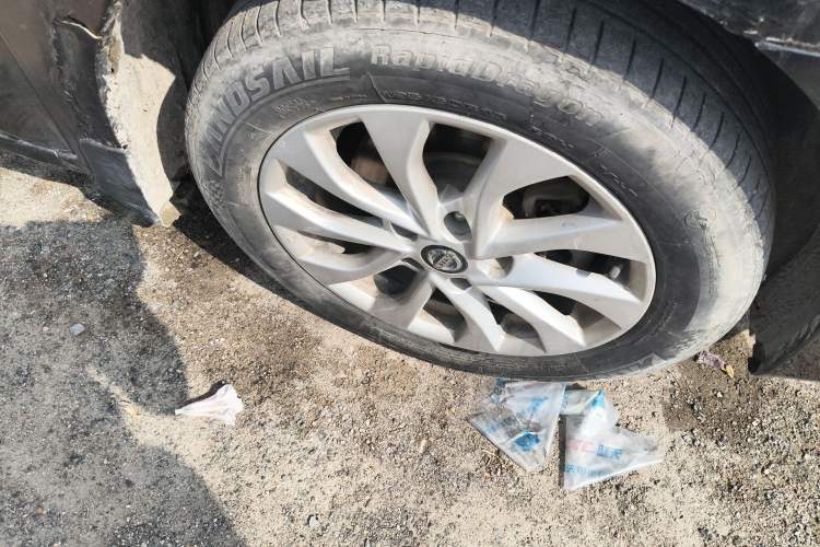 Used Nissan Sylphy 2016 1.6XE CVT Comfort Edition Right Front Wheel Hub