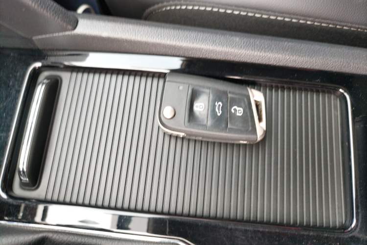 Used Volkswagen Teramont 2019 330TSI Two-Wheel-Drive Luxury Edition China V Standard
