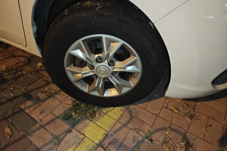 Used SAIC MAXUS G10 2015 2.0T Manual Anniversary Edition
