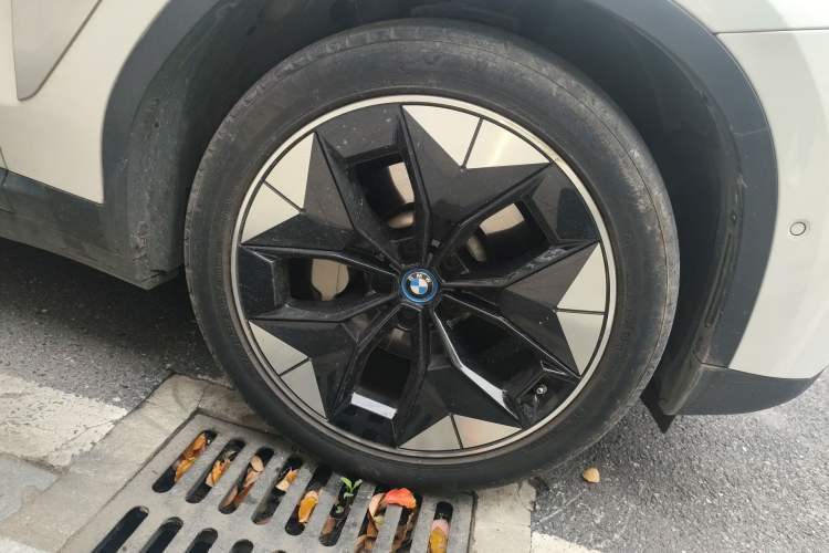 Used BMW iX3 2021 Updated Leading Type Right Front Wheel Hub