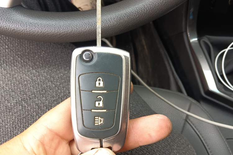 Used Great Wall Wingle 5 2021 1.5T Two-Wheel Drive "Dry Meal" Edition Value Model with a 1680mm Cargo Bed Equipped with GW4G15K Engine Vehicle Key