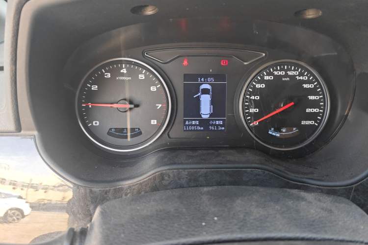 Used JAC Refine M4 2016 2.0L Manual Luxury Version
