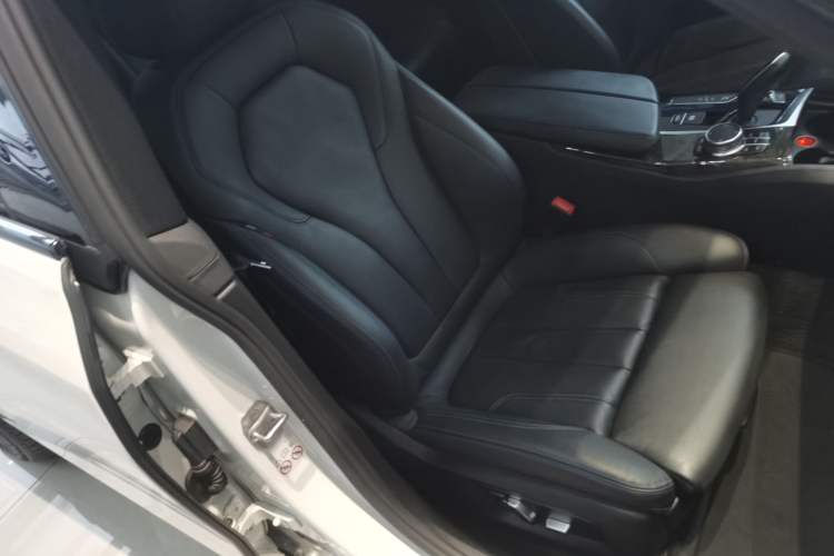 Used BMW 6 Series GT 2020 630i M Sport Package Right Front Seat