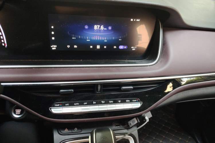 Used GAC Trumpchi M6 2021 PRO 270T DCT Luxury Edition Audio And AC Panel