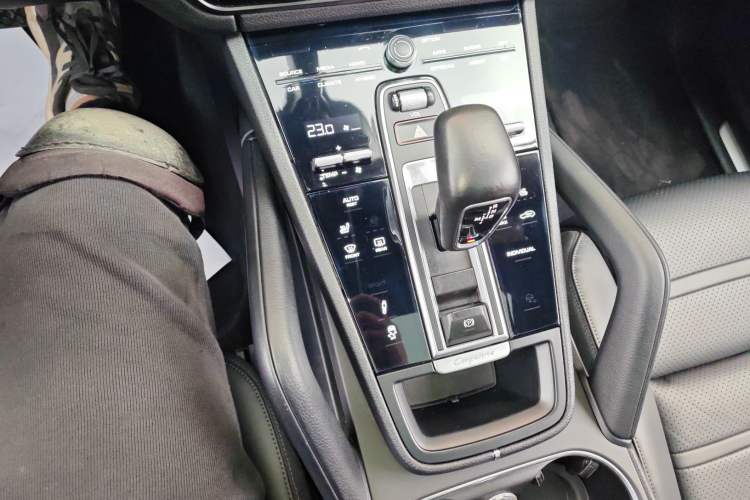 Used Porsche Cayenne E-Hybrid 2019 Cayenne E-Hybrid 2.0T
