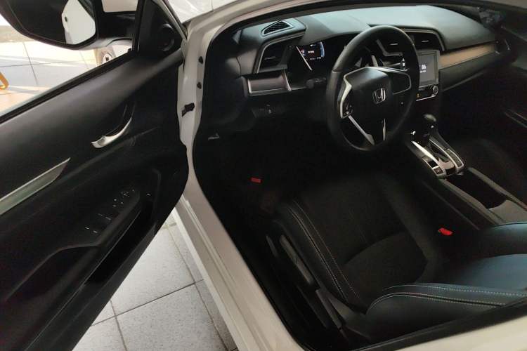 Used Honda Civic 2016 220TURBO CVT Luxury Edition