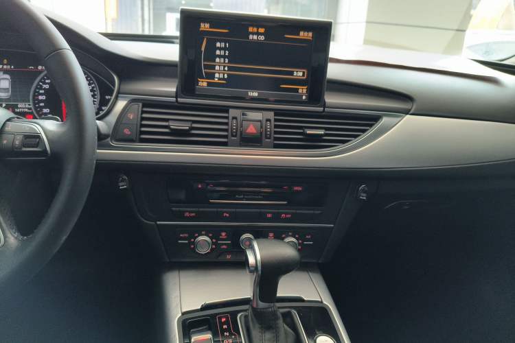 Used Audi A6L 2015 TFSI Millionth Anniversary Intelligent Model Audio And AC Panel