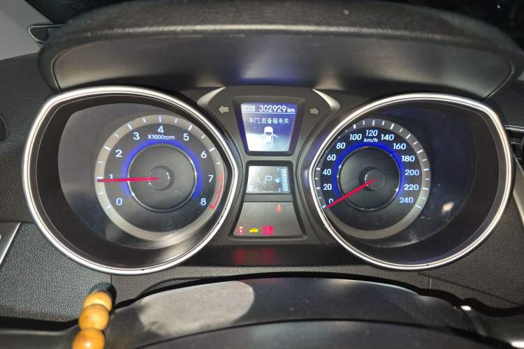 Used Hyundai Elantra (5th Generation / Langdong) 2015 1.6L Automatic Luxury Model
