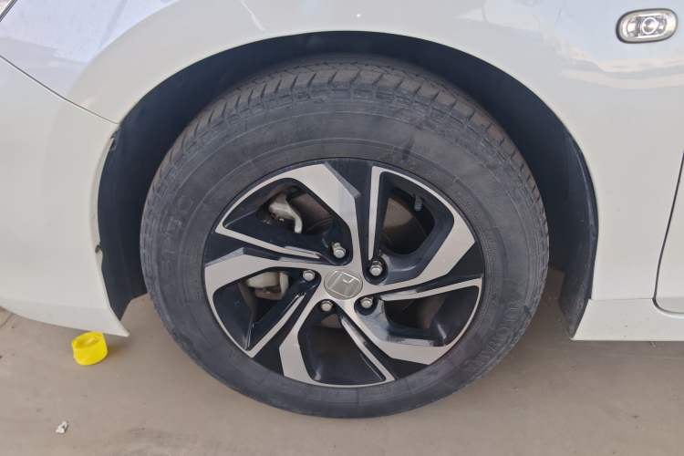 Used Honda Accord 2016 2.0L Elite Edition Left Front Wheel Hub