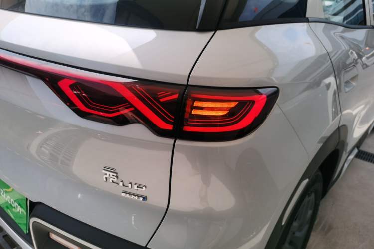 Used BYD Yuan UP 2025 Intelligent Driving Version 401 KM Dynamic Edition Right Rear Taillight