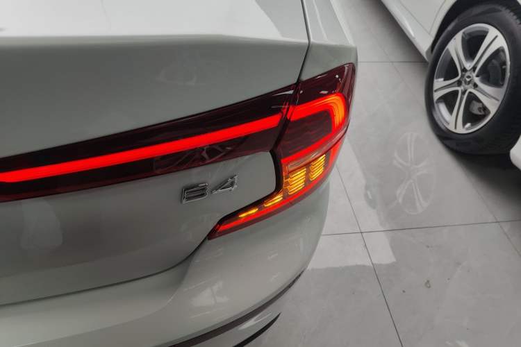 Used Volvo S60 2022 B4 Zhiyi Luxury Edition