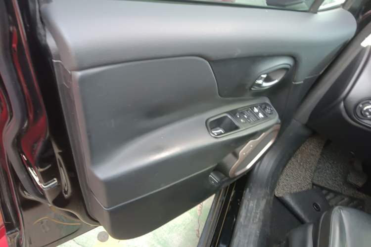 Used Jeep Renegade 2017 180T Automatic Smart Version