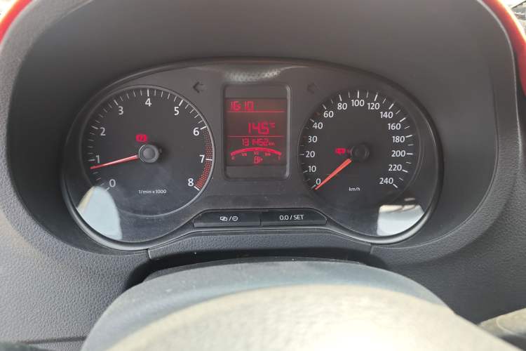 Used Volkswagen Polo 2013 1.4L Manual Fashion Edition Odometer Close Up