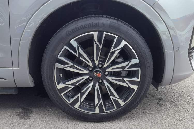 Used Hongqi HS5 2023 2.0T Four-Wheel Drive Flagship Pro Edition Right Rear Wheel Hub