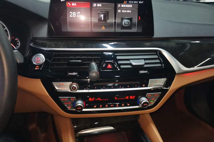 Used BMW 5 Series 2018 Restyled 530Li Leading Edition M Sport Package
