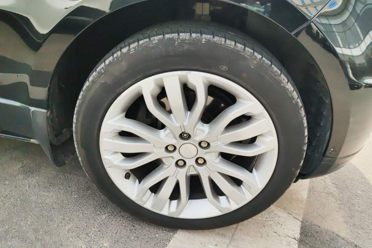 Used Land Rover Range Sport 2014 3.0T V6 Gasoline Version U.S. Specification Right Front Wheel Hub