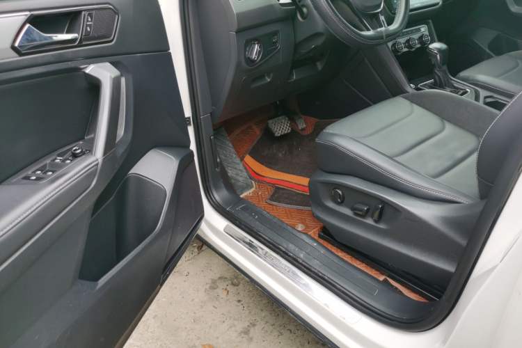 Used Volkswagen Tiguan L 2021 330TSI Automatic Two-Wheel Drive Smart Edition Driver Seat