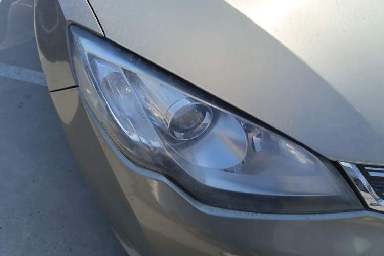 Used Roewe 360 2015 1.5L Manual Luxury Edition Right Front Headlight