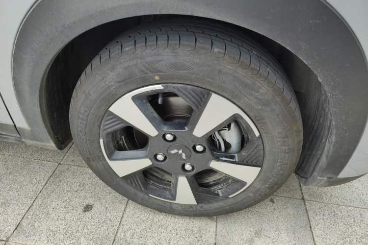 Used Wuling Bingo PLUS 2024 330 km Range Five-Seater Version
