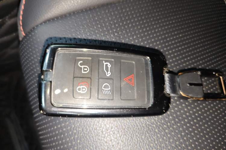 Used Land Rover Discovery Sport 2020 249 PS R-Dynamic Performance Edition
