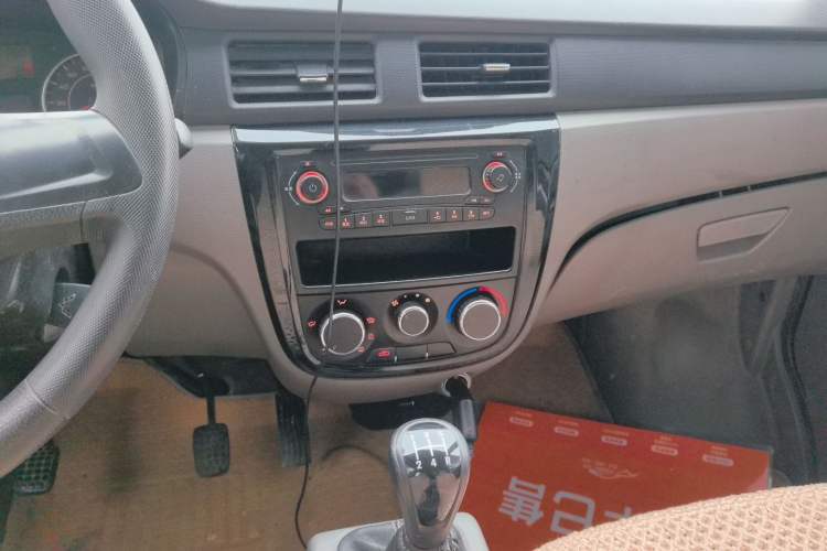 Used Wuling Zhiguang 2015 1.2L S Standard Model LSI