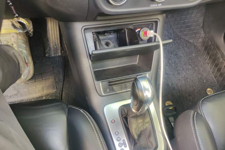 Used Volkswagen Tiguan L 2017 300TSI Automatic Two-Wheel Drive Silk Road Comfort Edition