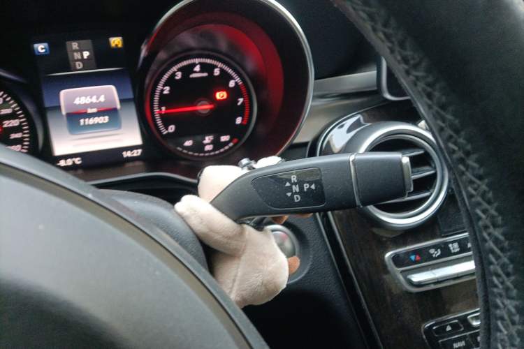 Used Mercedes-Benz GLC 2018 GLC 260 4MATIC Luxury Model Gear Lever