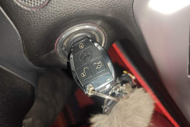 Used Mercedes-Benz SLK-Class 2011 SLK 200 Fashion Model