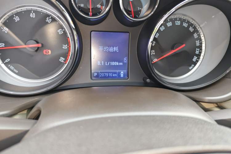 Used Buick Regal 2012 2.0L Comfort Edition Odometer Close Up