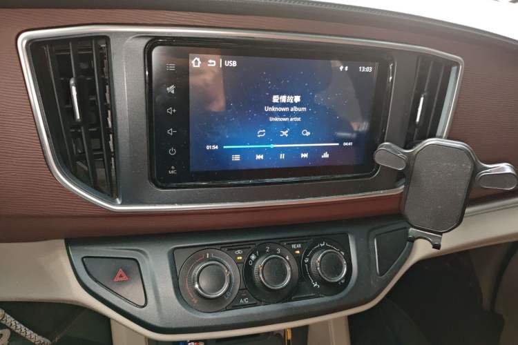 Used FORTHING Lingzhi 2018 M5L 1.6L 7-Seater Luxury Model