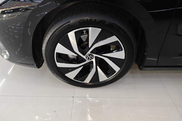 Used Volkswagen Passat 2025 Pro 380TSI Dragon Glory Edition
