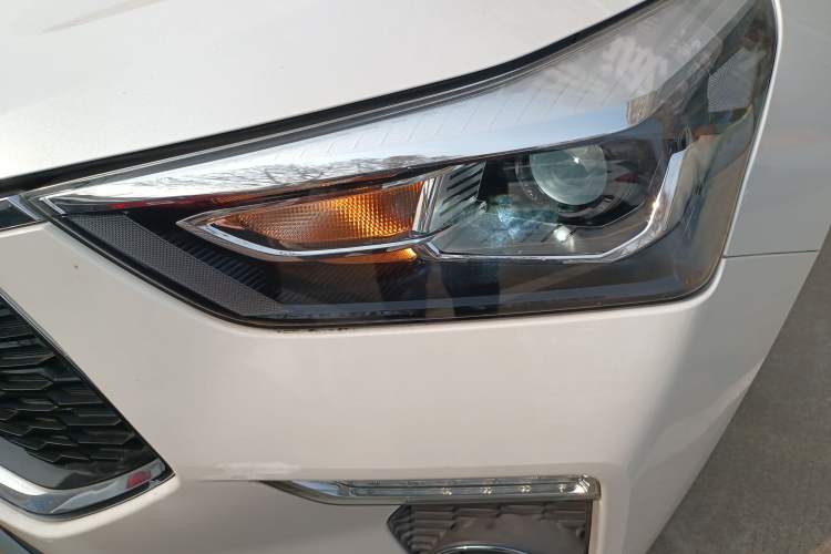 Used Haval H6 Coupe 2020 Smart Connect Version 1.5T Automatic Two-Wheel Drive Elite Model Left Front Headlight