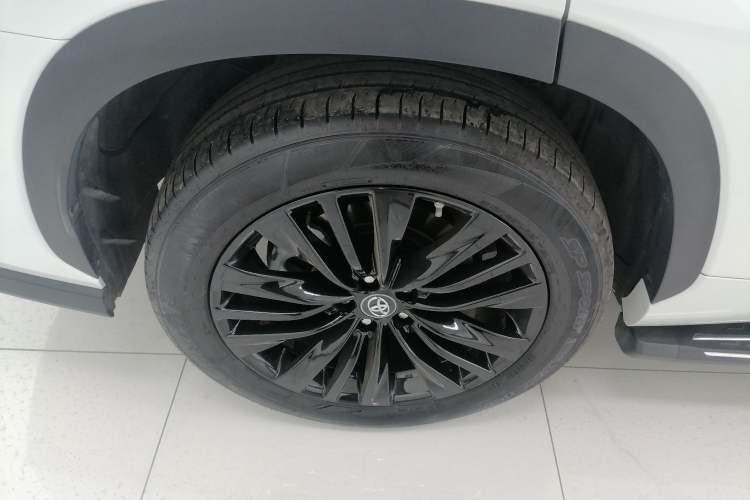 Used Toyota Highlander 2023 2.5L Smart Electric Hybrid Dual-Engine 4x4 Knight Edition 7 Seats Right Rear Wheel Hub